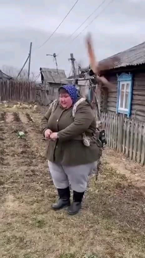 А это мама Карлсона которая живёт  на крыше.